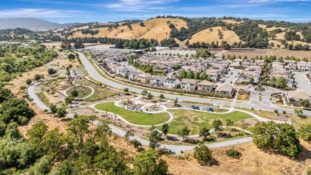 1798 Rosemary Drive, Gilroy CA: https://media.crmls.org/mediaz/00c3a210-9ba6-4401-b1d5-5f280f578e89.jpg