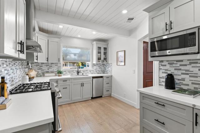 37177 Dutra Way, Fremont CA: https://media.crmls.org/mediaz/00c40e11-259b-4e23-b417-e0ea568b5774.jpg