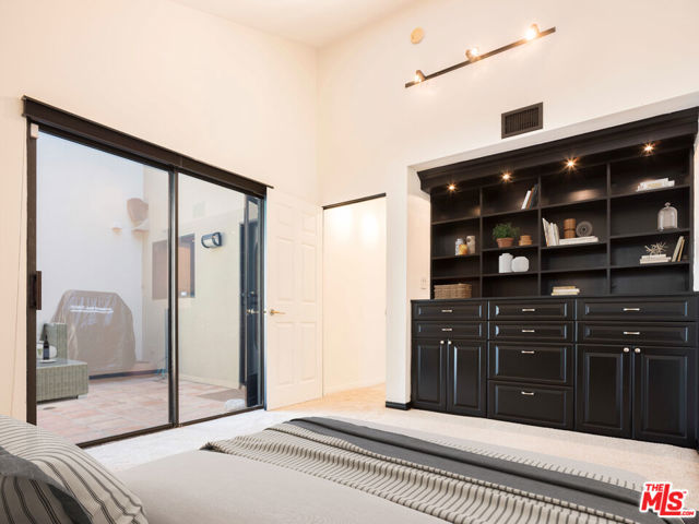 3023 BERKELEY Avenue, Los Angeles CA: https://media.crmls.org/mediaz/00c4202c-597d-47d1-8f07-5791673b9606.jpg