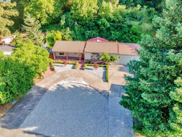 3950 Pinole Valley Rd, Pinole CA: https://media.crmls.org/mediaz/00c4637b-4eae-48bb-be8b-b1591a551b4c.jpg