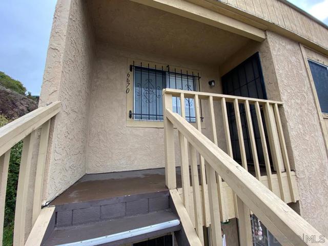 6670 University Ave, San Diego CA: https://media.crmls.org/mediaz/00c4f647-fdc9-44f9-be90-e6a728f27b18.jpg