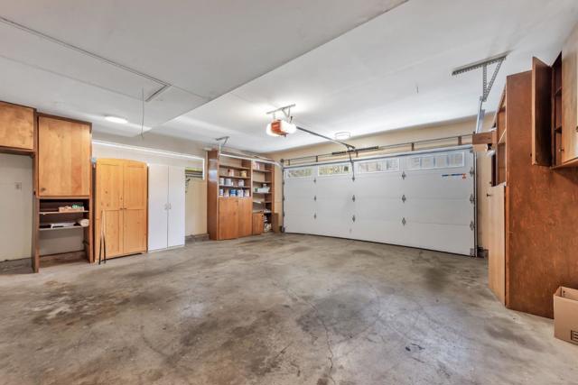 171 E Creek Drive, Menlo Park CA: https://media.crmls.org/mediaz/00c52bcd-f6c4-48e0-8bbe-8d001df2a073.jpg