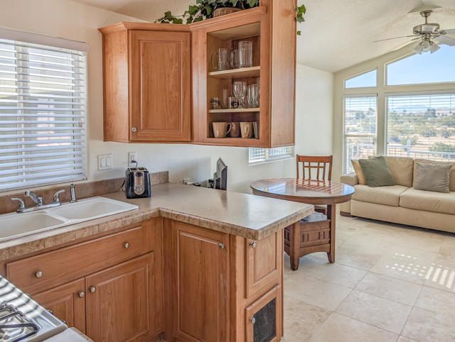 70200 Dillon Road, Desert Hot Springs CA: https://media.crmls.org/mediaz/00c57c2c-6522-46b9-816f-4ddf9be3e1bd.jpg