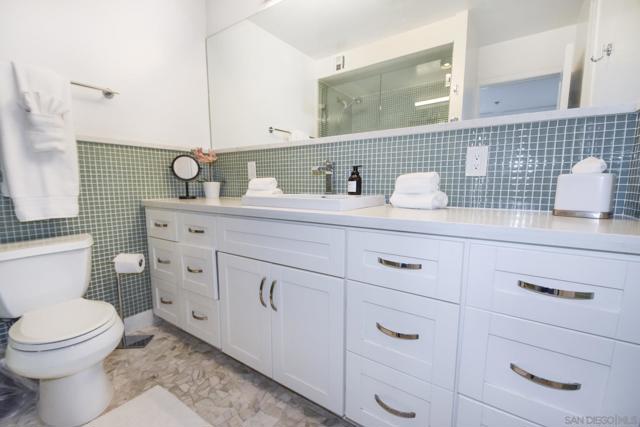 1710 Avenida Del Mundo, Coronado CA: https://media.crmls.org/mediaz/00c6c0ee-4ab7-4697-a3c5-5125e31a948a.jpg