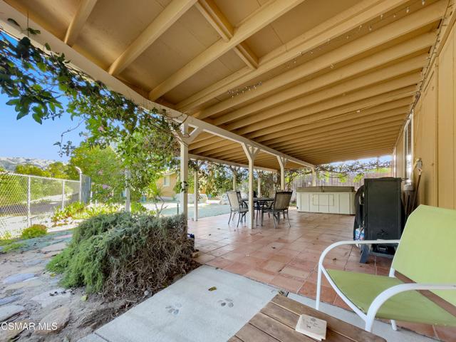 978 Main Street, Piru CA: https://media.crmls.org/mediaz/00c76d1b-58d4-4b41-a5de-b5513681df2d.jpg