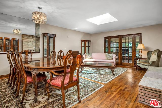 8732 Villanova Avenue, Los Angeles CA: https://media.crmls.org/mediaz/00c7f8a0-9470-47eb-af61-f95f83d87b95.jpg