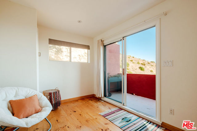 3029 Sequit Drive, Malibu CA: https://media.crmls.org/mediaz/00c863d3-78a6-4c23-b12e-2f469cc7495b.jpg