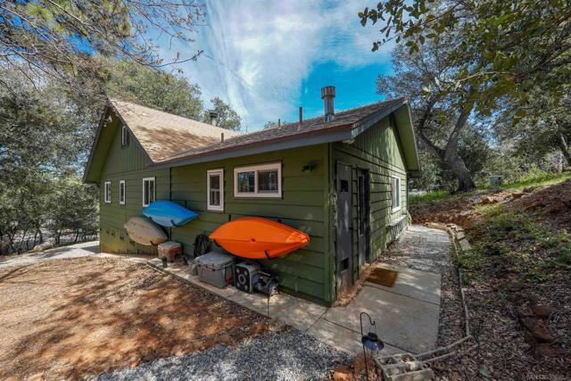 4314 Luneta Drive, Julian CA: https://media.crmls.org/mediaz/00c8d173-a676-4cb8-a679-f53ceeaea447.jpg