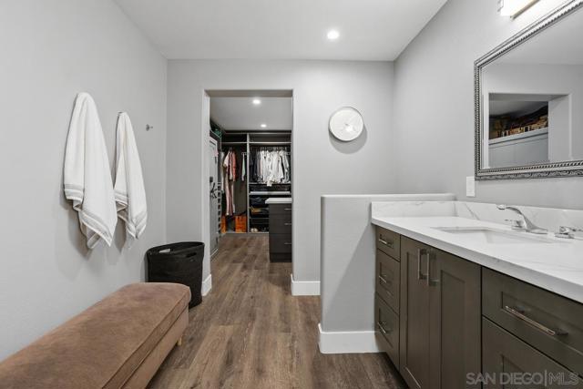 2112 Park Dale Ln, Encinitas CA: https://media.crmls.org/mediaz/00c9ad6a-915b-4c59-a5d5-5bb9c46275d9.jpg