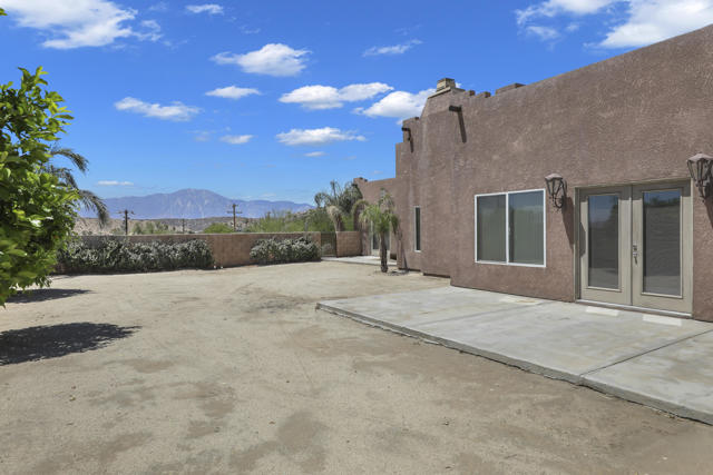 49110 Vista Drive, Morongo Valley CA: https://media.crmls.org/mediaz/00c9ff80-9f9b-4d1e-b441-d56d5b15f961.jpg