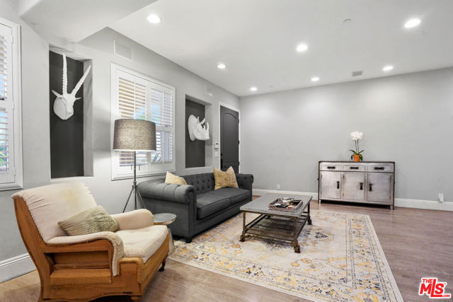 16123 W Sunset Boulevard, Pacific Palisades CA: https://media.crmls.org/mediaz/00ca13c3-83d4-4df2-bba3-b4731639bb40.jpg
