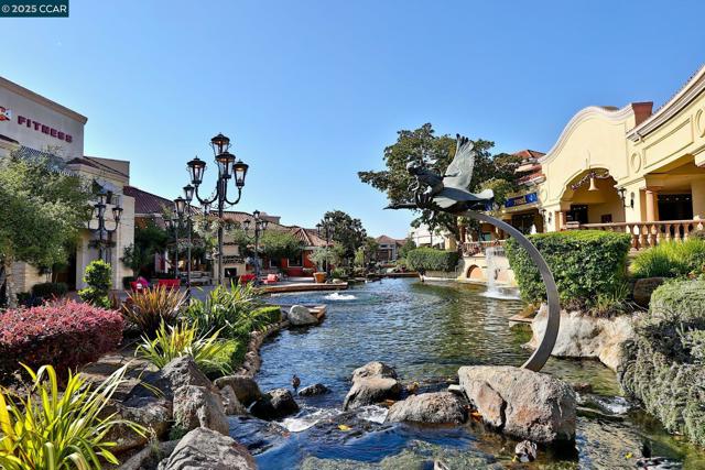 715 Blue Spruce Dr, Danville CA: https://media.crmls.org/mediaz/00ca1b67-ef5f-4da6-aa93-7695ced5c443.jpg