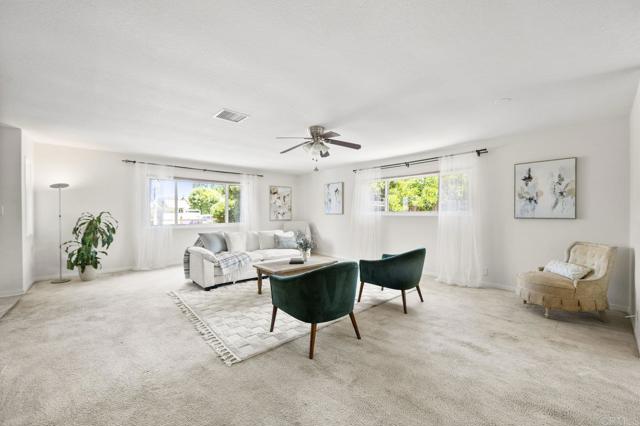 Detail Gallery Image 2 of 37 For 809 Buchanan St, Escondido,  CA 92027 - 3 Beds | 2 Baths