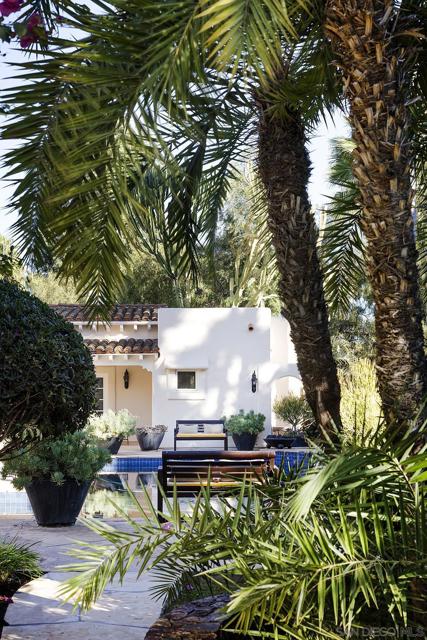 6977 Las Colinas, Rancho Santa Fe CA: https://media.crmls.org/mediaz/00caa196-3807-4cda-ab94-8f8e11c4494c.jpg