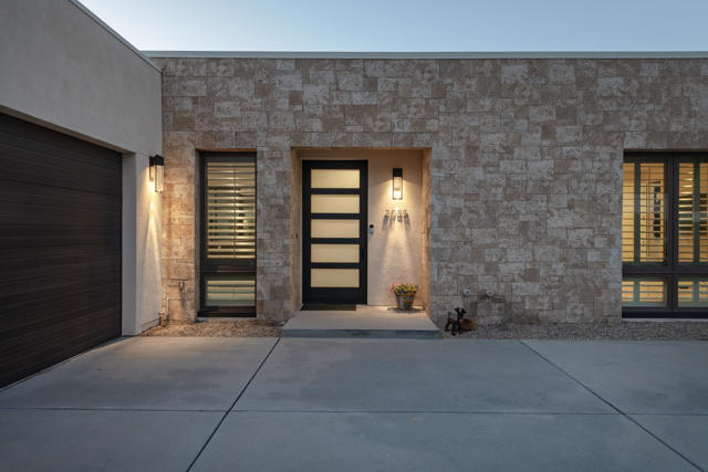 3085 Arroyo Seco, Palm Springs CA: https://media.crmls.org/mediaz/00cb3713-2580-4fb4-a0d4-f969922b1d75.jpg