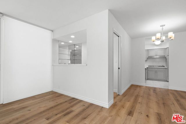 9950 Durant Drive, Beverly Hills CA: https://media.crmls.org/mediaz/00cb3985-1926-4cda-88ee-21a2f22e89a0.jpg