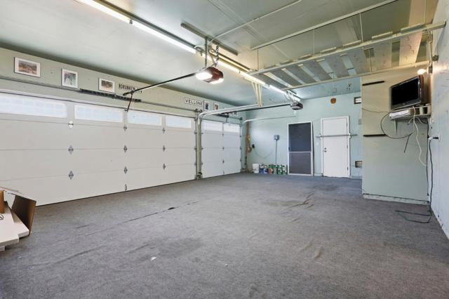 65 Driftwood Circle, Pacifica CA: https://media.crmls.org/mediaz/00cb3ec3-8462-4155-aad0-61222a6fa529.jpg