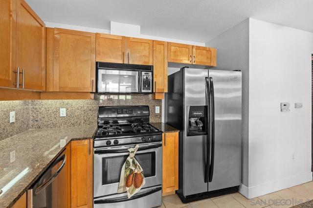 1240 India St, San Diego CA: https://media.crmls.org/mediaz/00cb7670-e9af-437d-89e6-54f0a8a122b2.jpg