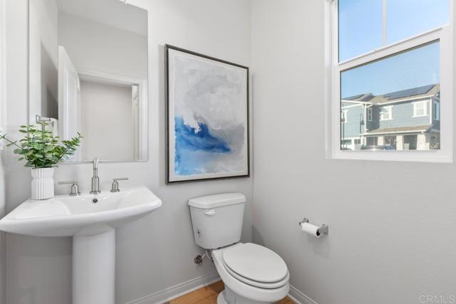 Detail Gallery Image 3 of 40 For 1505 Wingwood Ln, Vista,  CA 92083 - 3 Beds | 2/1 Baths