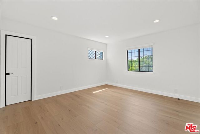 6443 Matilija Avenue, Van Nuys CA: https://media.crmls.org/mediaz/00cc1583-1bbf-4f71-a067-203c3af11ae4.jpg
