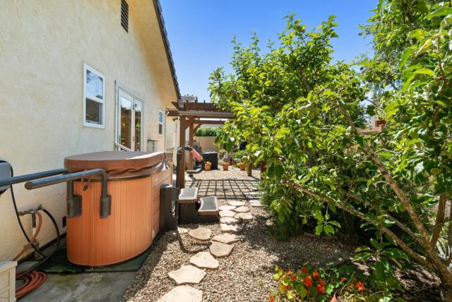 816 Pelton Avenue, Santa Cruz CA: https://media.crmls.org/mediaz/00cc4494-e077-43d6-81fc-12d54f3c5977.jpg