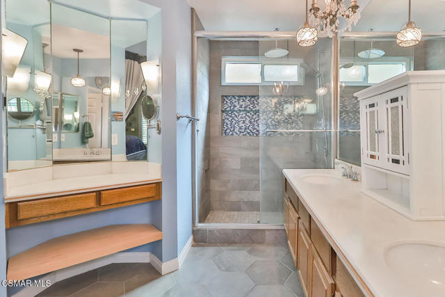 388 Country Club Drive, Simi Valley CA: https://media.crmls.org/mediaz/00cca3b9-db2e-4b48-81a5-adf1d93d0956.jpg