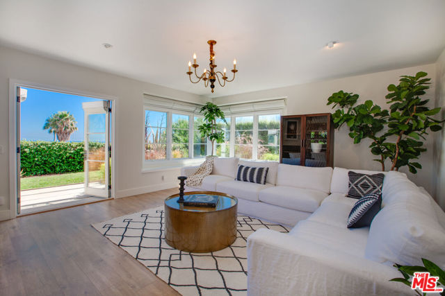 3738 Malibu Country Drive photo 8