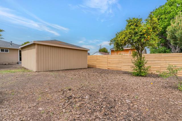 2336 Menalto Avenue, East Palo Alto CA: https://media.crmls.org/mediaz/00cd5e6a-f6ca-473a-a8bc-f68516ad2410.jpg