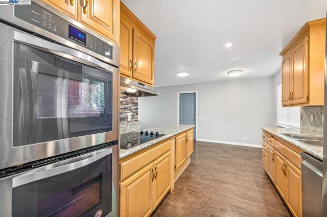 1059 Lakehurst Rd, Livermore CA: https://media.crmls.org/mediaz/00cdaeb5-e13f-4293-ab44-03ce4e5fbb6e.jpg