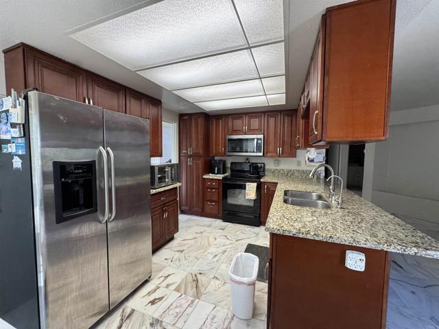 14305 EL VESTIDO STREET, San Diego CA: https://media.crmls.org/mediaz/00ce51cc-02bf-4813-af40-2845f710ab75.jpg