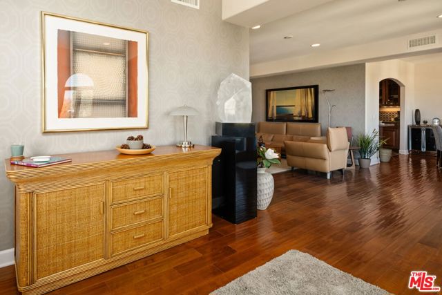 12026 Rhode Island Avenue, Los Angeles CA: https://media.crmls.org/mediaz/00cf9a42-cf50-4ba5-baa8-508b7446fa7e.jpg