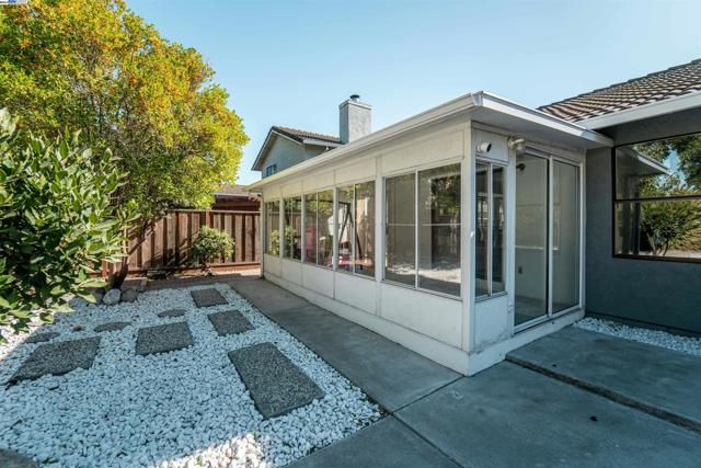 Image 28 of 33 For 3767 Fairlands Dr