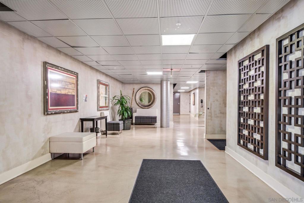 https://media.crmls.org/mediaz/00d086aa-3786-4b4e-bfc7-8748fd745745.jpg?preset=X-Large