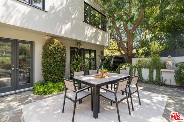 3055 Nichols Canyon Road, Los Angeles CA: https://media.crmls.org/mediaz/00d0bb3a-8a54-47dc-8560-aeb2bff0bef3.jpg