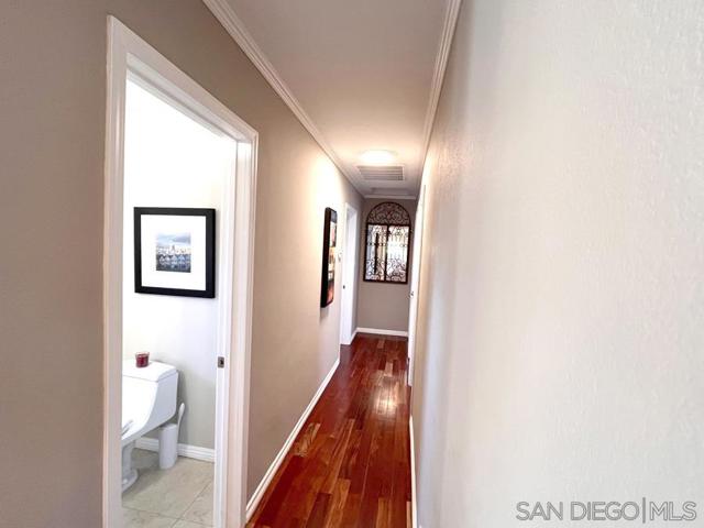 4275 Crestview, La Mesa CA: https://media.crmls.org/mediaz/00d16591-1f6b-42eb-b777-04af025334d0.jpg