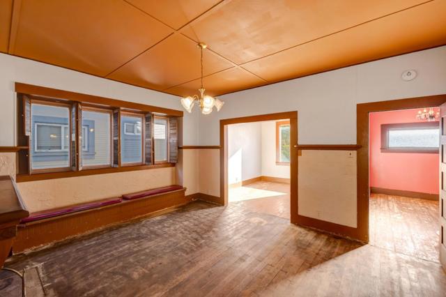 486 VAN BUREN ST, Monterey CA: https://media.crmls.org/mediaz/00d1861f-2249-448f-b8dc-bc548864e42d.jpg