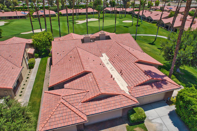 32 Presidio Place, Palm Desert CA: https://media.crmls.org/mediaz/00d1a1f5-d086-4d08-b60d-90c348161d1f.jpg