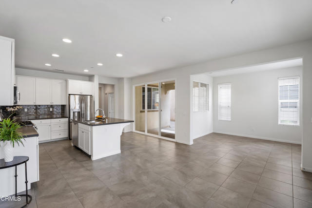 174 Stage Trail Road, Camarillo CA: https://media.crmls.org/mediaz/00d1dda6-d6fd-49a9-ae21-0884b1f3d4ab.jpg