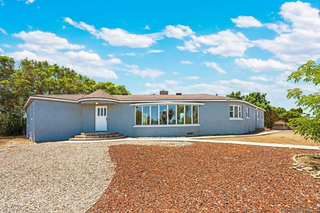2530 Pruett Dr, Vista CA: https://media.crmls.org/mediaz/00d2763e-7831-4d95-a6ed-63669c9c8aab.jpg