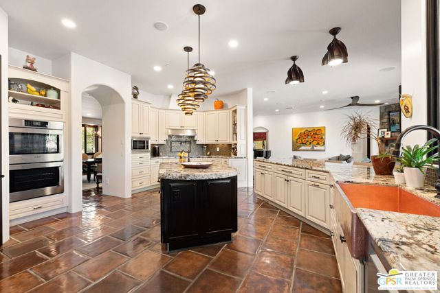 248 E Palo Verde Avenue, Palm Springs CA: https://media.crmls.org/mediaz/00d28a44-6945-491f-aebf-c68402e052e8.jpg