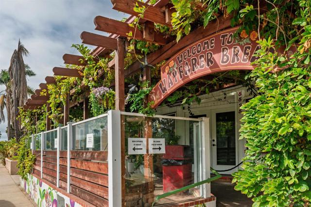 1041 Van Nuys St, San Diego CA: https://media.crmls.org/mediaz/00d2f0c0-2785-4d38-a8cf-d66a95bc0b81.jpg