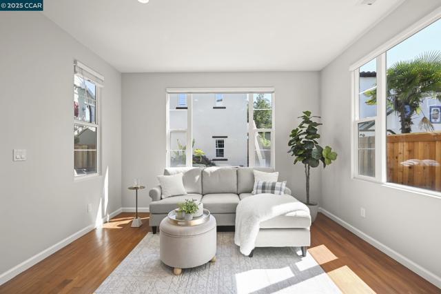 2371 Magnolia Bridge Dr, San Ramon CA: https://media.crmls.org/mediaz/00d2f1da-1c0a-44b8-a1e7-fea1e87aee3a.jpg