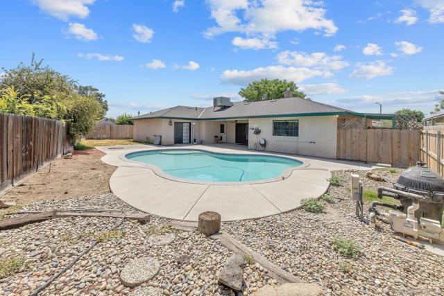 300 W Adrian Way, Hanford CA: https://media.crmls.org/mediaz/00d37ca0-b3e1-4171-9293-55789156132d.jpg
