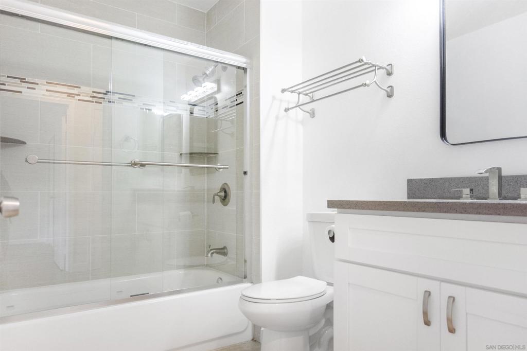 9504 Carroll Canyon Rd - photo 4