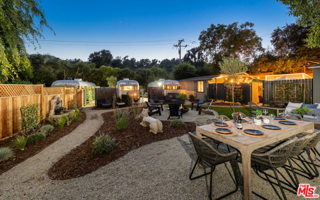 272 N Topanga Canyon Boulevard, Topanga CA: https://media.crmls.org/mediaz/00d3b434-1e38-4217-8003-2ae0149aeca7.jpg