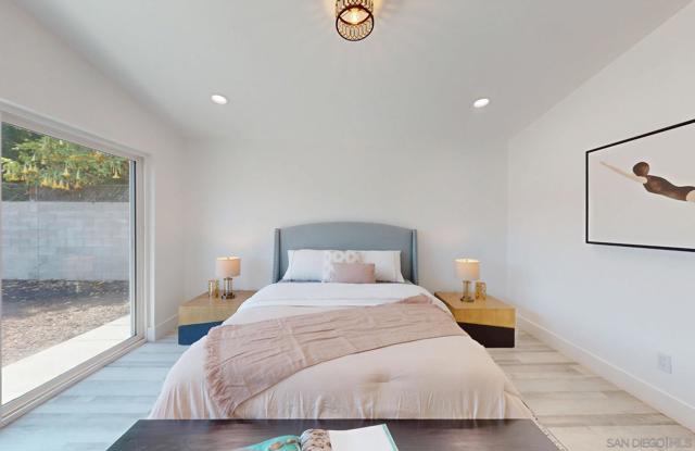 873 Towne Street, Costa Mesa CA: https://media.crmls.org/mediaz/00d49cd2-db6a-4b6f-ac6b-2a8c75ab087e.jpg