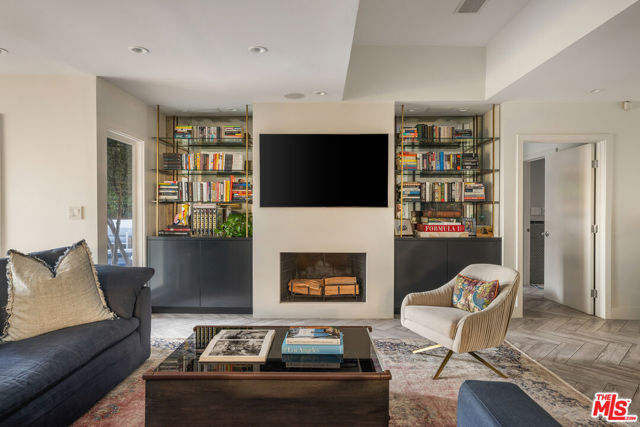 2137 Sunset Plaza Drive, Los Angeles CA: https://media.crmls.org/mediaz/00d4cb4d-064f-4d33-8c19-2c3d0e3c29ba.jpg