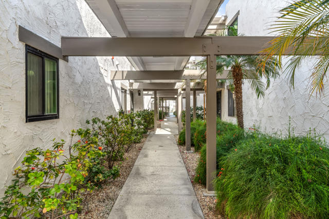1050 E Ramon Road, Palm Springs CA: https://media.crmls.org/mediaz/00d51fe5-b24a-4d88-aae2-d87967851308.jpg