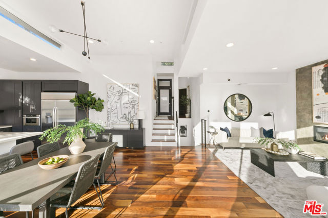 3743 SUNSWEPT Drive photo 8