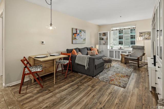 1435 India Street, San Diego CA: https://media.crmls.org/mediaz/00d71eaf-d8ba-4721-87cd-ae822bb9c39e.jpg